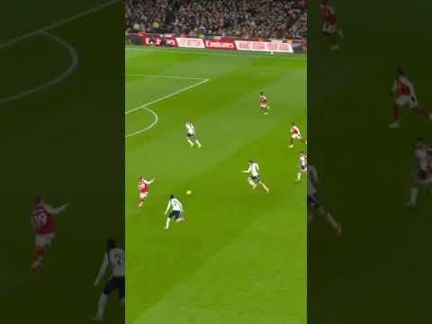 THIRD GOAL FOR THE EZE HAT-TRICK!