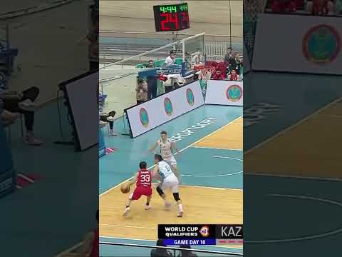 Size doesn’t matter when you have Yuki Kawamura on your team 💪🇯🇵  #FIBAWC