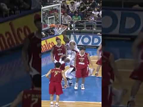 Even Melo got scared when Dwight dunked the ball 😳 #FIBAWC
