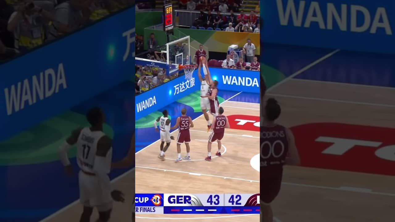 The chemistry between Schroder and Theis is unmatched 🧪 #FIBAWC