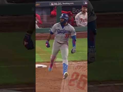 TEOSCAR HERNÁNDEZ GO-AHEAD HOMER!