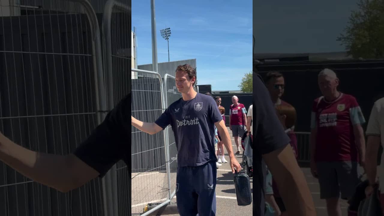 Burnley arrivals 🎬