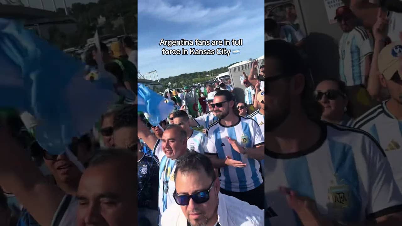 Argentina fans in KC (via franco_a.a/IG)