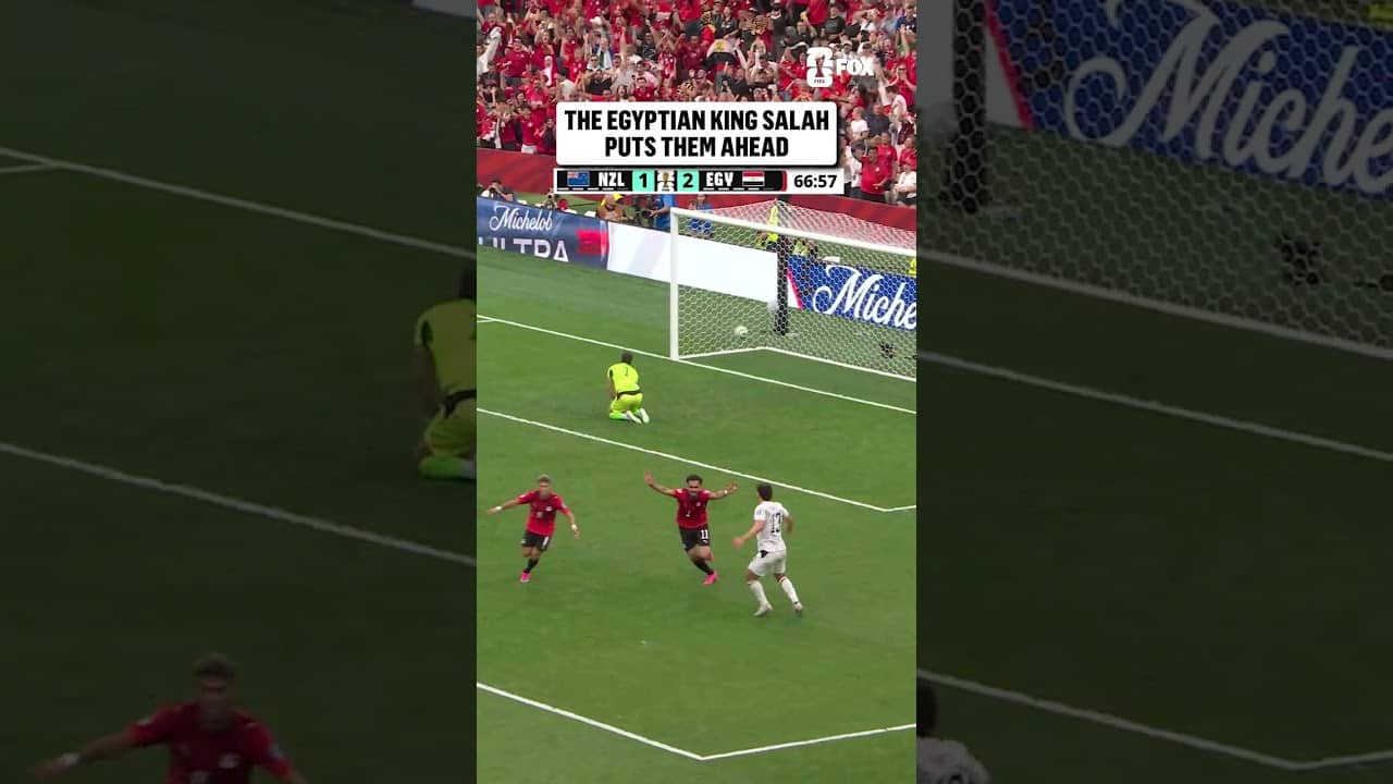 MO SALAH GOOOAAL! The Egyptian captain's goal gives his team the lead!