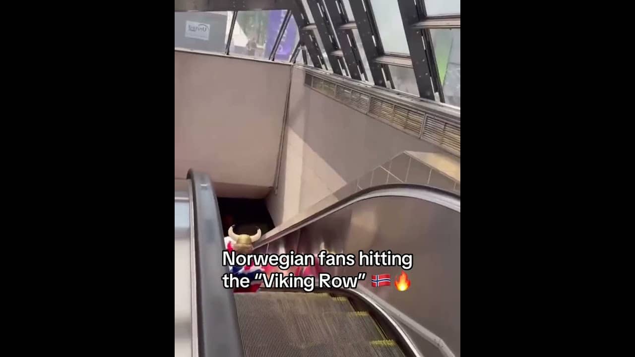 You see an escalator, Norway fans see a rowing opportunity 😂 (via @jersiegel/TT)