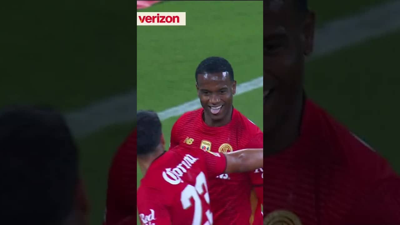 Revivelo: ¡Golazo de Helinho! #shorts