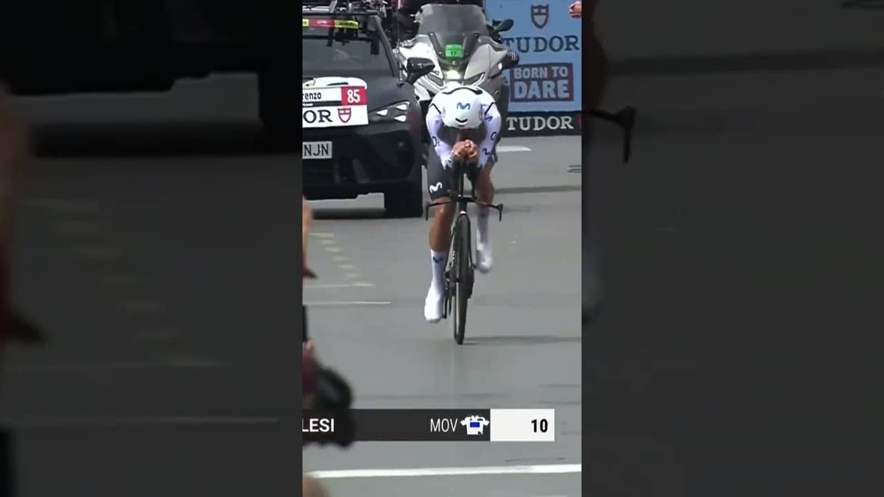 Lorenzo Milesi with his best Geraint Thomas impression? 😅🧥