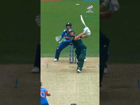 Ash Gardner stacking the odds in favour of Australia with a long hit 🚀 #T20WorldCup