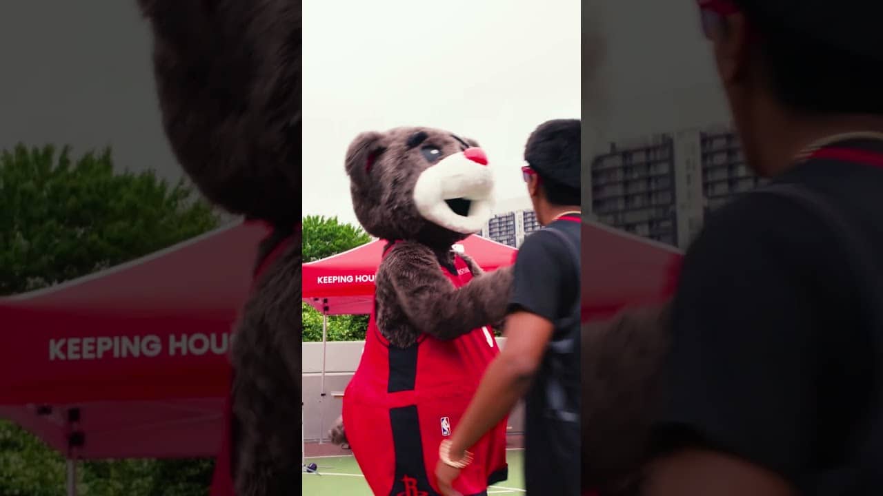 Shoutout to the fans who showed up for the pregame Fan Fest! @Pepsi  #FoodDeservesPepsi #rockets