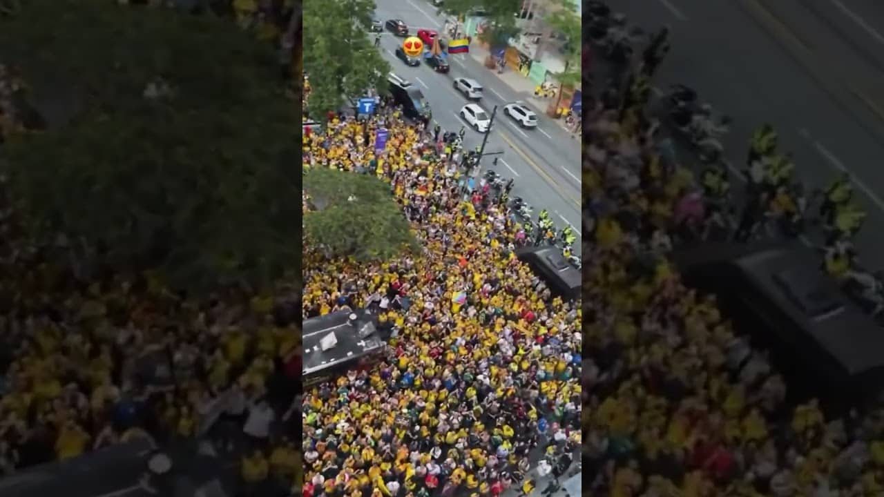 Colombian fans travel WELL 🇨🇴 (via laporti10/IG)