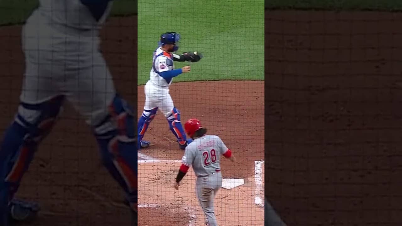MJ Melendez throws the runner out at the plate! 🔥