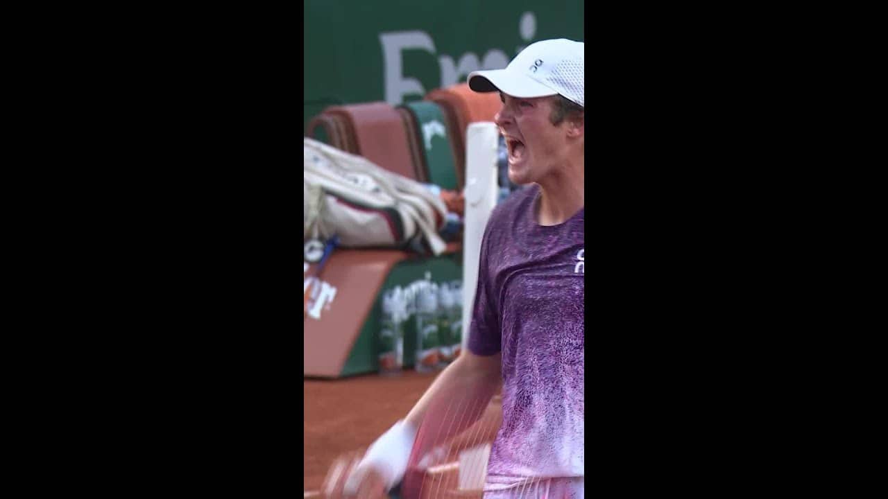 The atmosphere on court 14 is crazy 🌋  #shorts