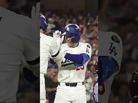 Tommy Edman CRUSHES a homer to open scoring in Game 3 of the #NLDS 💪