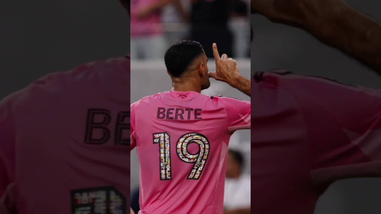 Dos firmas de Berte 🖊️⚽️⚽️