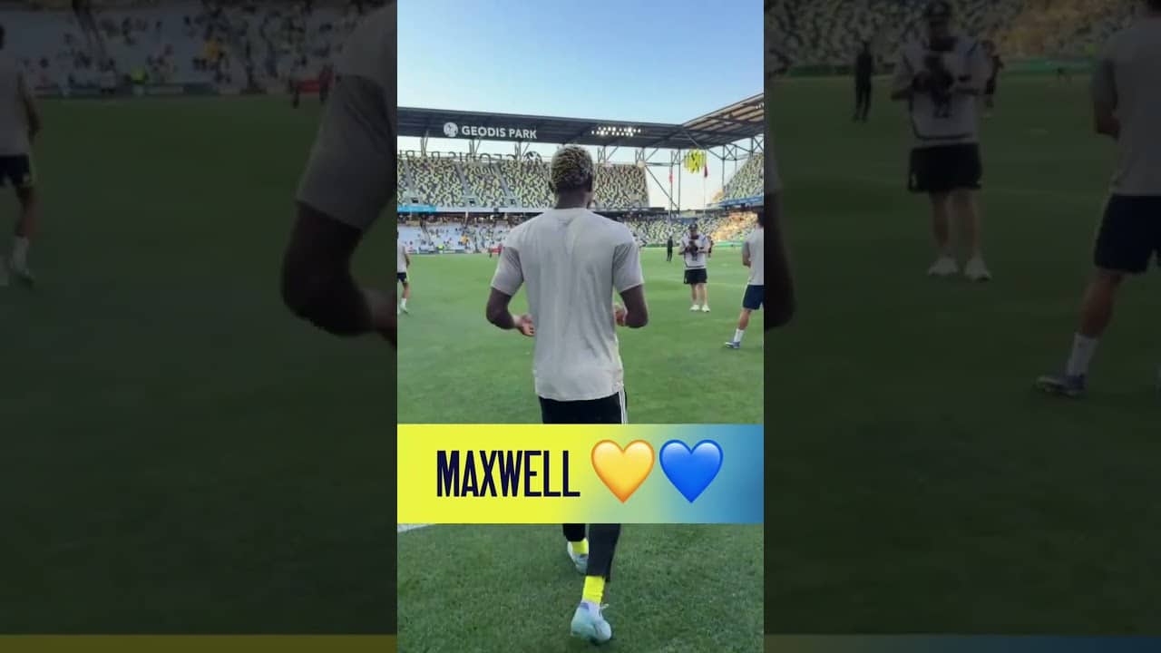 Maxwell always has time for the fans 🥹💛💙🇬🇭 #MLS #Nashville #Ghana #soccer