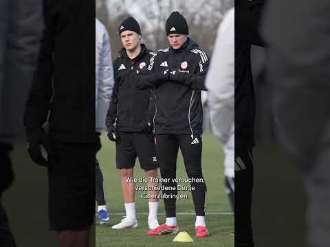 Jonny Burkardt outet sich als Taktiknerd 🥸⚽️