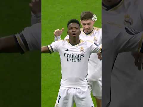 😌 Cuts in, shoots...and WHAT A GOAL! #ViniJr vs Girona #RealMadridGirona