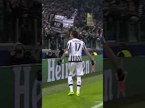 Always in the right place 🎯 | #mandzukic #juventus #football #championsleague