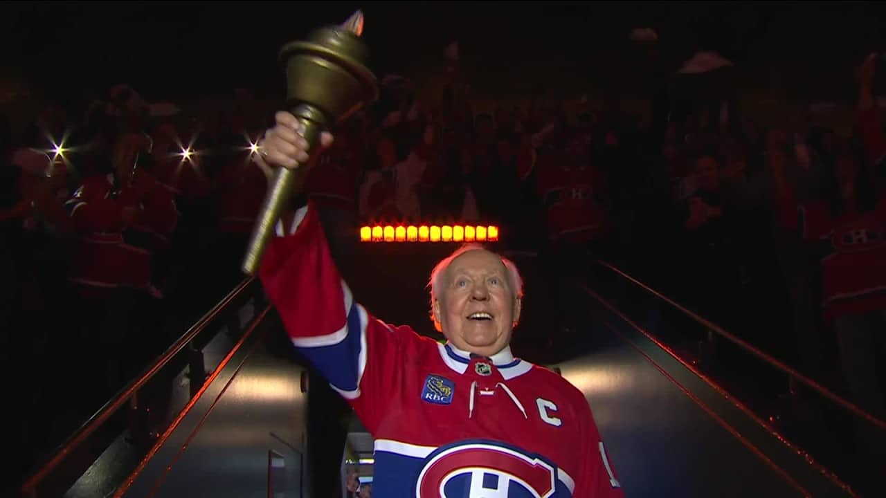 ELECTRIC Bell Centre atmosphere for Game 3 in Montréal