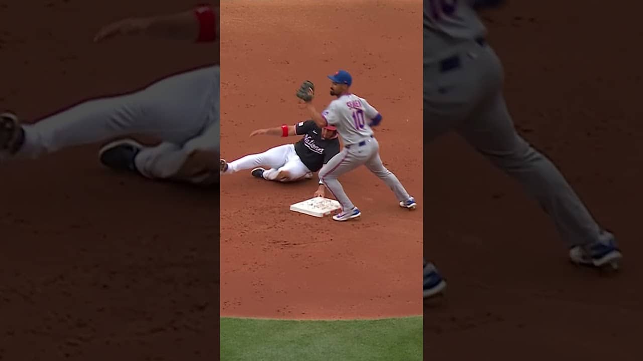 Don't run on Luis Torrens! 😤