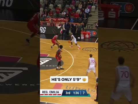 Good luck guarding 5'9" TJ Shorts Il 😳 #BasketballCL