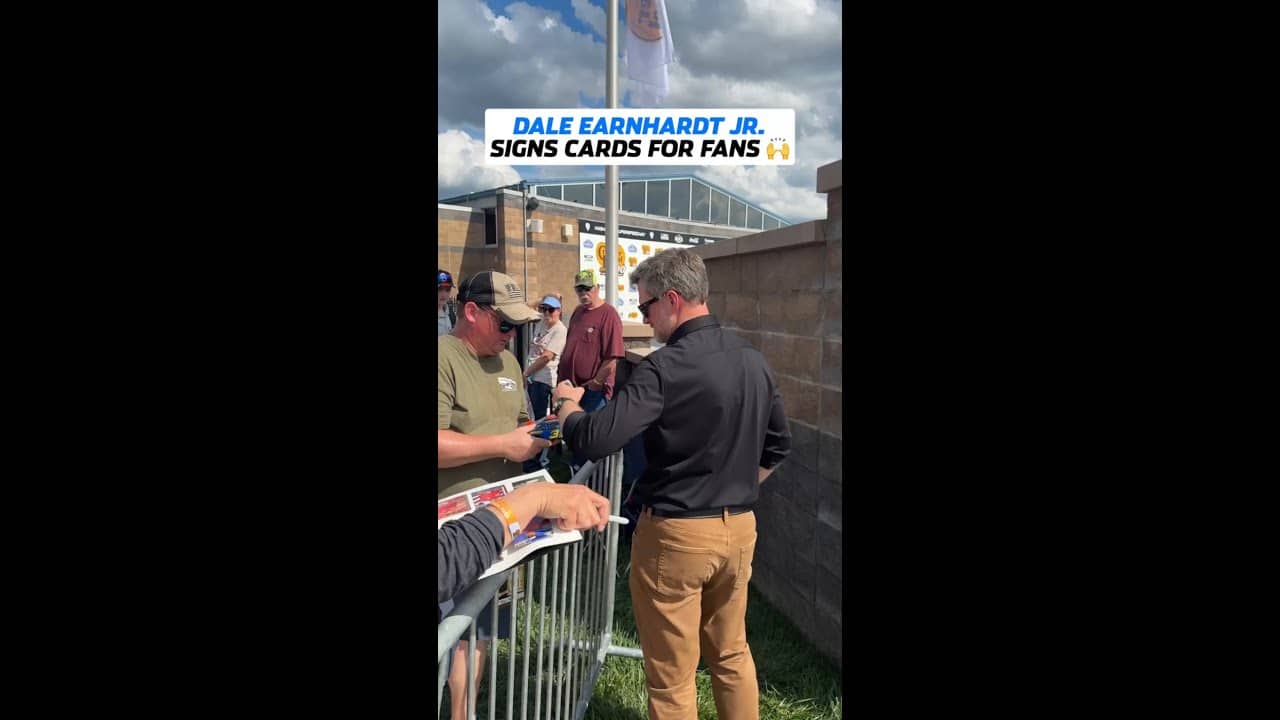 Dale Jr. making time for the fans in Nashville