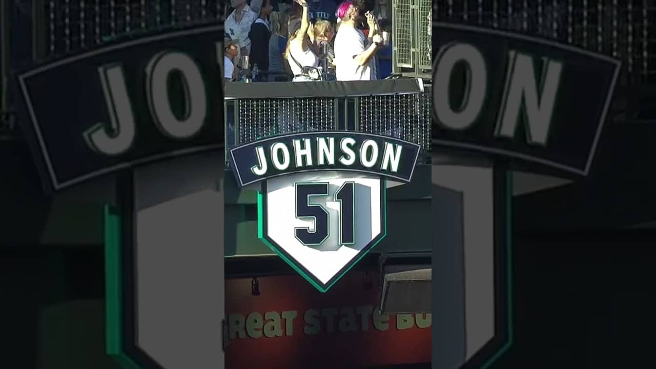 Randy Johnson officially has his number retired by the Seattle Mariners 👏