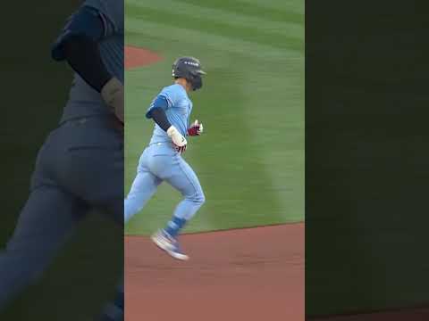 Andrés Giménez's first Postseason homer ties the game for the Blue Jays! #ALCS