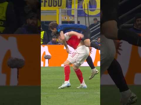 DOING EVERYTHING TO STOP GYOKERES 😳