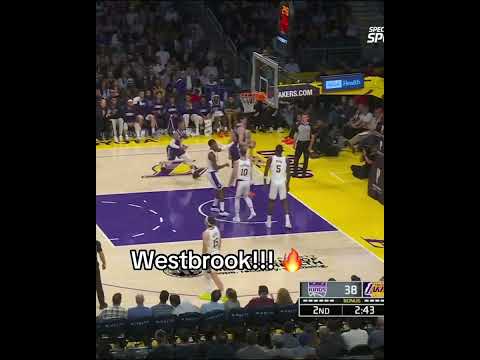 This reverse lay-in from Russ 🔥