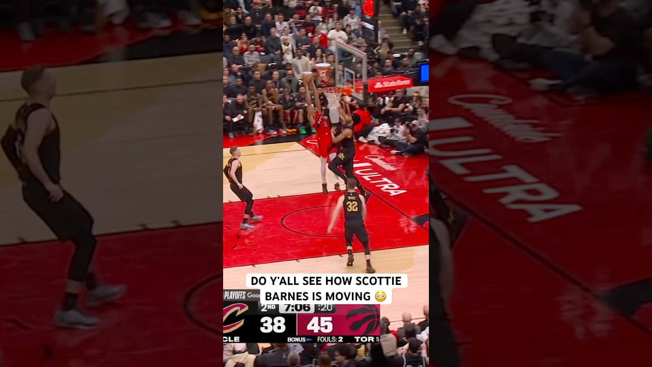 Crazy spin to slam by Scottie 🤯