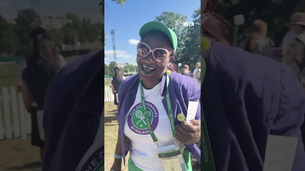 Surprising fans with a postcard from their favorite player 🥹💚 #Wimbledon #WTA #tennis #fans