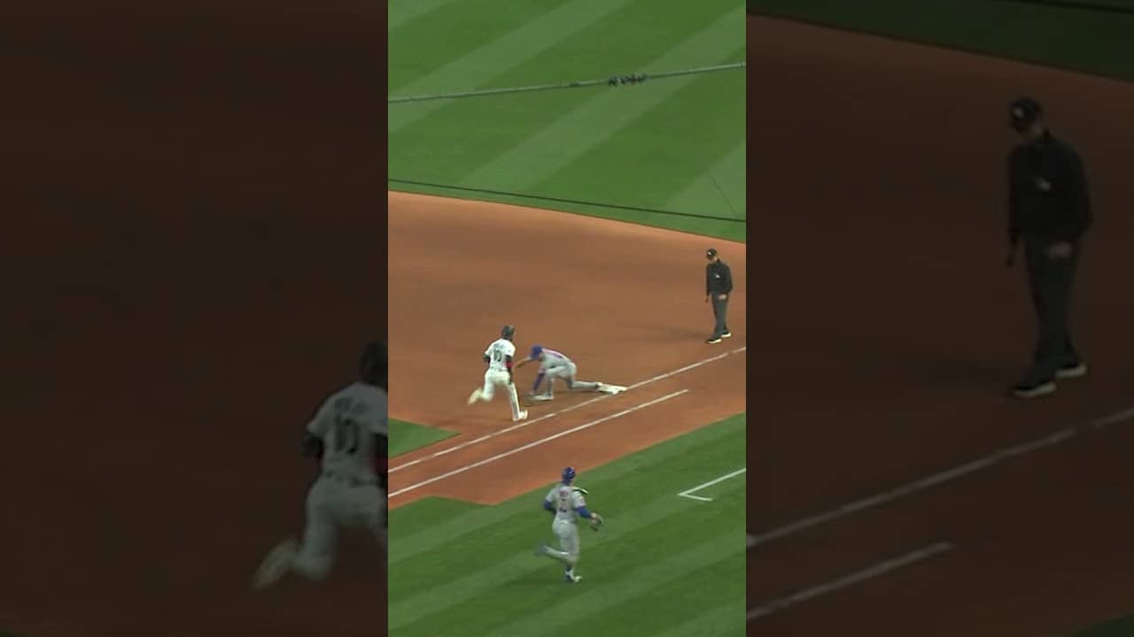 Brett Baty fields the tricky hop to throw out the runner 😮‍💨 #mlb #mets #baseball #sports #highlight