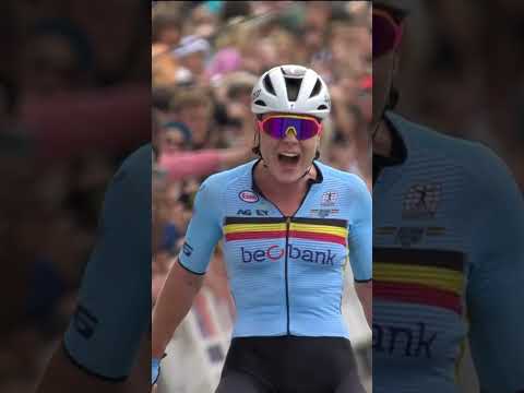 When Lotte Kopecky won back-to-back world titles in 2023 and 2024 🔥🌈