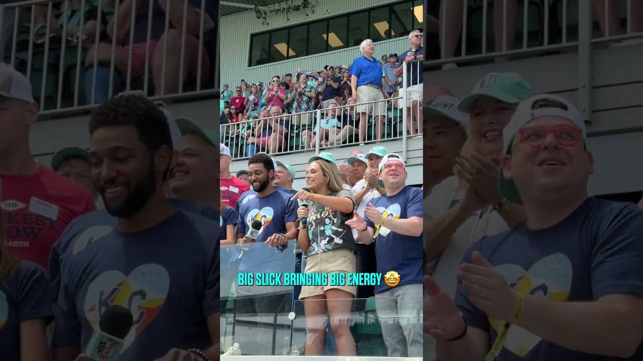 BIG SLICK DELIVERING KC BABY CHANT 🔥 #nwsl #kansascity #celebs #bigslick #energy