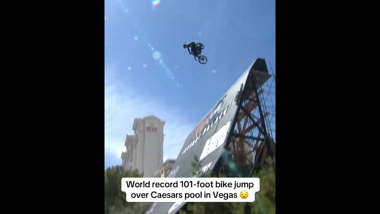 Colby Raha really biked over the fountains at Caesars Palace in Las Vegas 🤯 (via FUEL TV/TT)