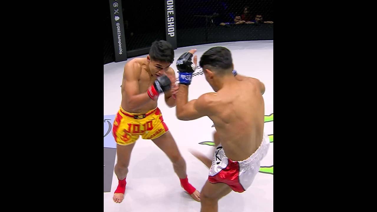 Had him STUMBLING 😵‍💫 Catch Johan Ghazali in action against Shimon at ONE SAMURAI 1!