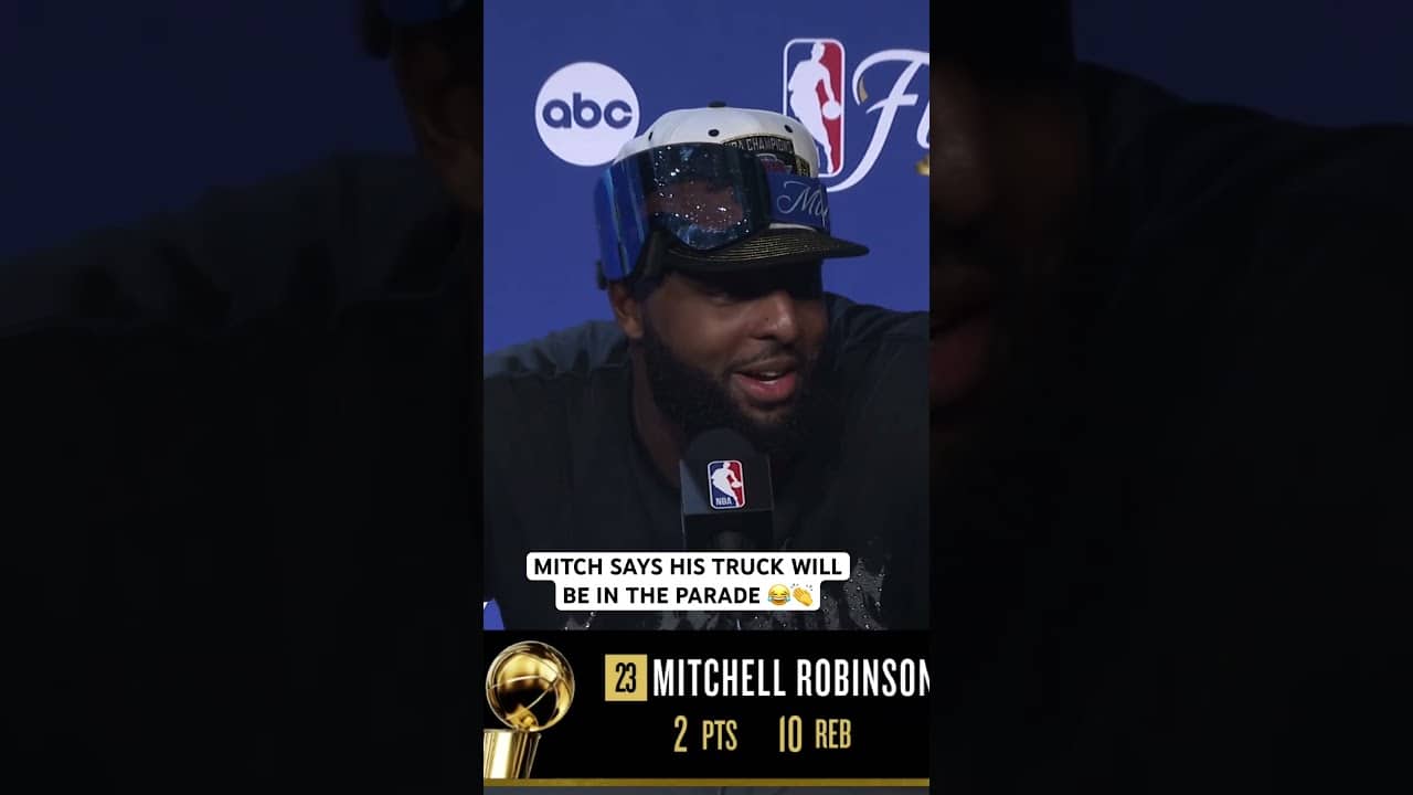 Mitchell ROBINSON’S famous truck will be in the Knicks championship parade 😂