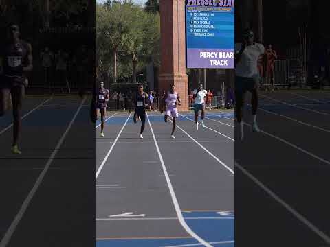 Noahs’ back outside 👀🔥 19.91 to win the 200m at Tom Jones in his season opener 👏 #track #noahlyles