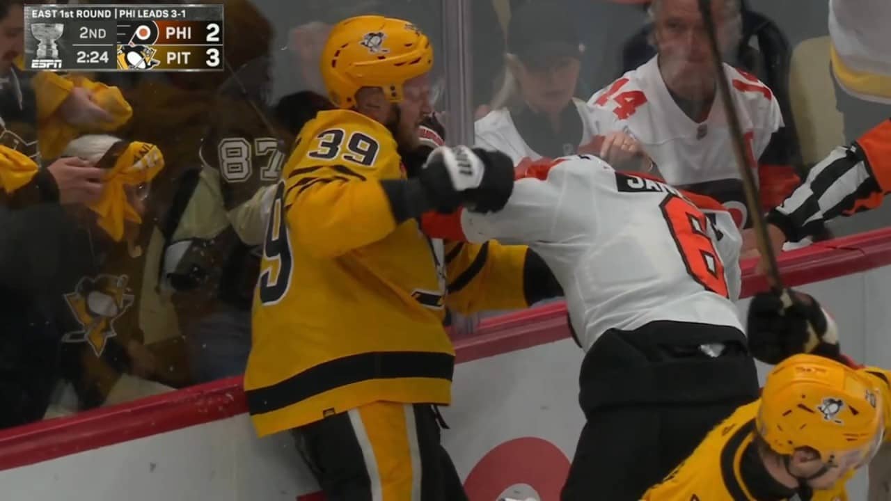 Anthony Mantha Crashes Into Dan Vladar