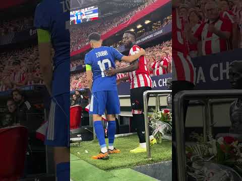 El Qarabag, en su primera visita a San Mamés, realiza la tradicional ofrenda al busto de 'Pitxitxi'