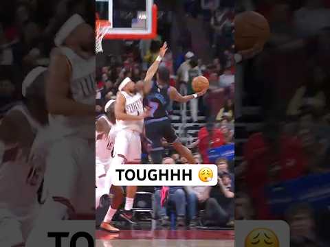 Rob Dillingham spins and scoops it in for the TOUGH finish 😮‍💨