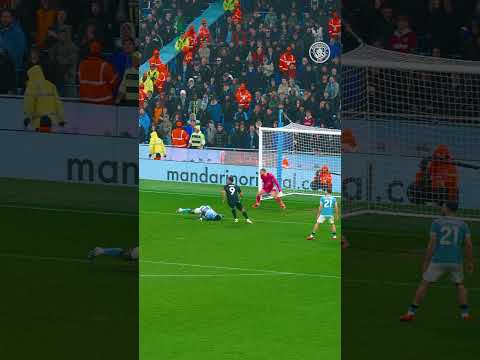 Guehi with a superb block 🧱⛔️ #football #mancity #slowmotion #shorts