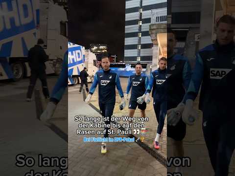 Admin läuft fast gegen die Wand 🥲🤣 #Hoffenheim #FCSPTSG #StPauli #OliverBaumann #DFBPokal