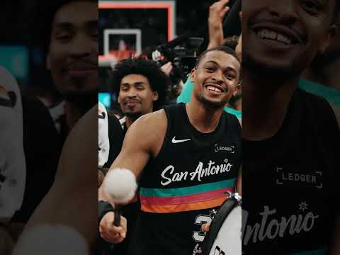 KJ with the honors! 🥁  #spurs #nba #keldonjohnson