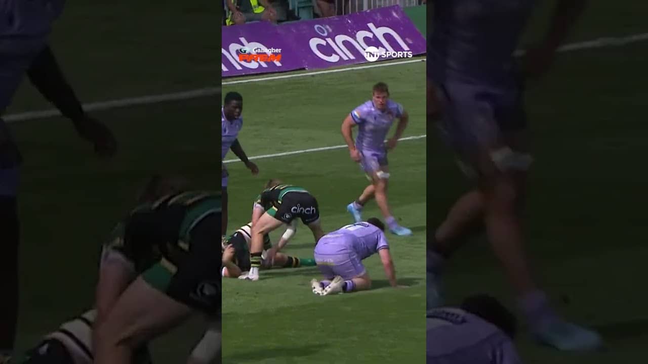 Fin Smith pulling the strings!