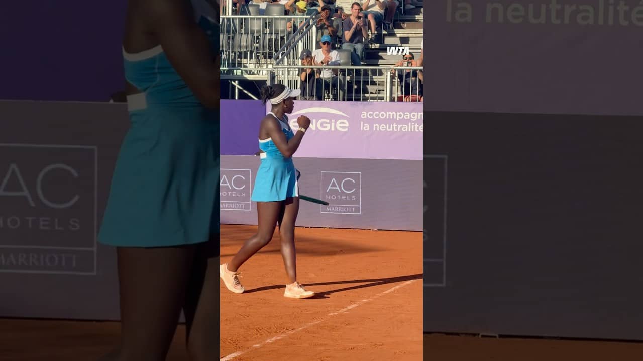 BATTLING through 🙌 Vicky Mboko is through to the final in Strasbourg, defeating Cristian! #IS26