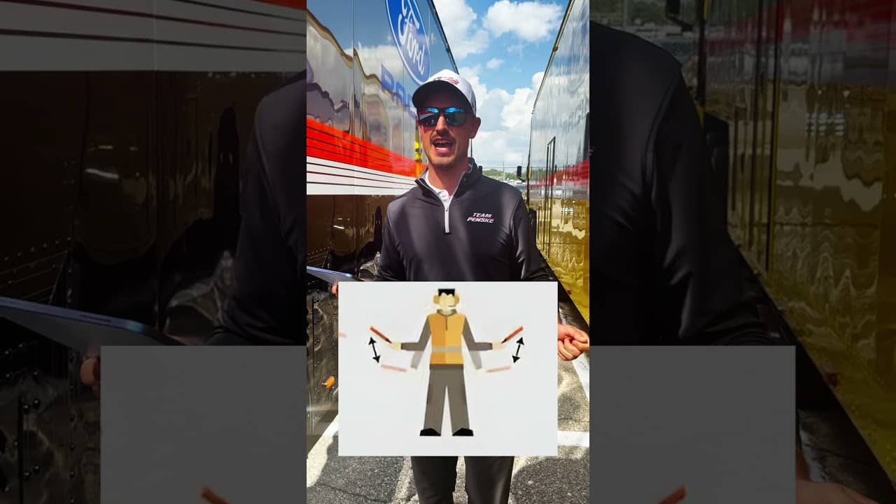 Is Joey a master at hand signals? 🙆‍♂️