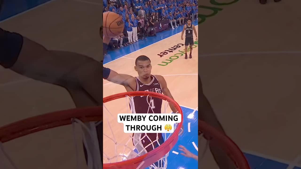 Wemby takes the long strides and flushes the dunk!