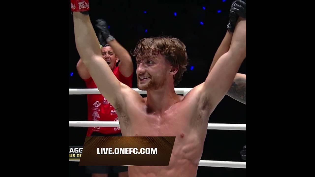 What a SCRAP 💥 Freddie Haggerty defeats Yonis Anane by unanimous decision in the battle of brothers!